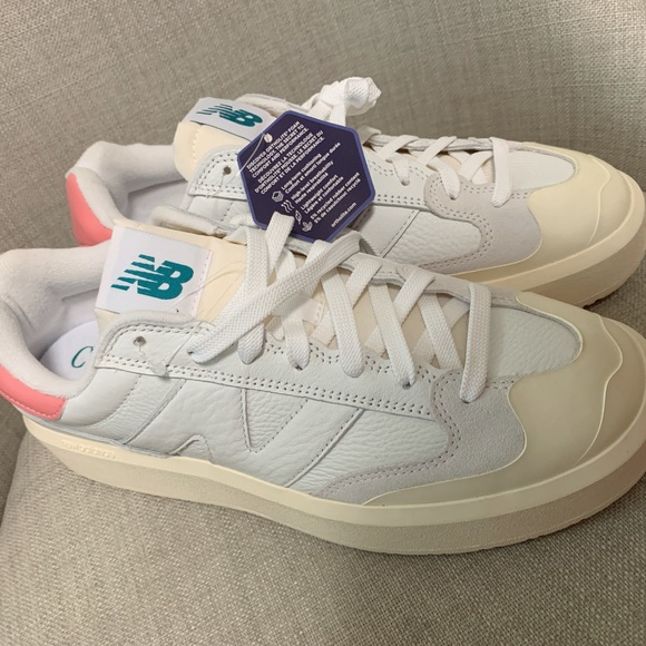 New IN BOX! New Balance CT302 in white/natural/baby pink - Picture 7 of 10